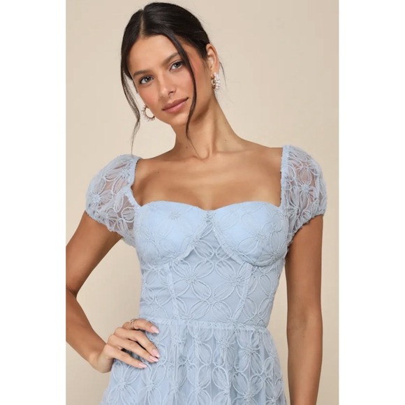 Lulus Exceedingly Elegant Midi Dress Sz Medium Blue Floral Applique Bustier NWT - Picture 3 of 11